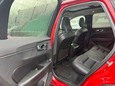 Certified 2023 Volvo XC60 B5 Plus w/ Climate Package image 9