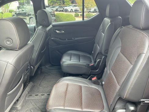 Used 2022 Chevrolet Traverse High Country w/ LPO, 'HIT The Road' Package AWD/4WD image 31
