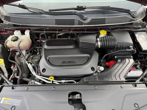 Used 2023 Chrysler Pacifica Touring-L image 24