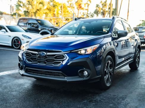 Used 2025 Subaru Crosstrek 2.0i Premium image 4