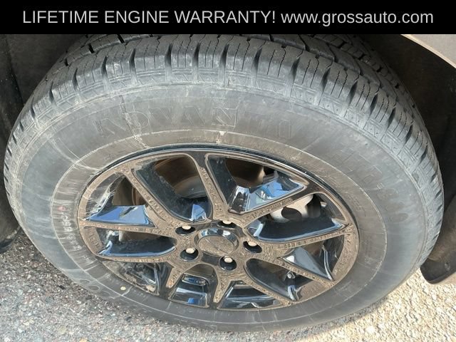 Used 2023 Chrysler Pacifica Touring-L FWD image 29