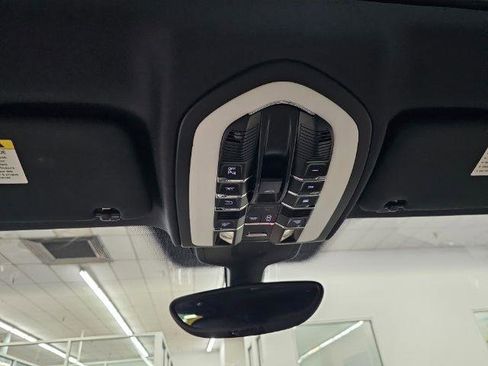 Used 2016 Porsche Cayenne AWD 4dr image 25