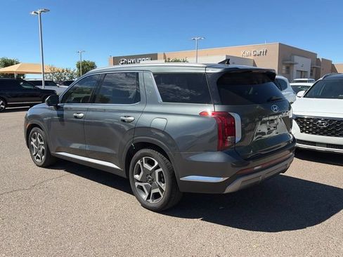 Used 2023 Hyundai Palisade Limited w/ Cargo Package FWD image 2