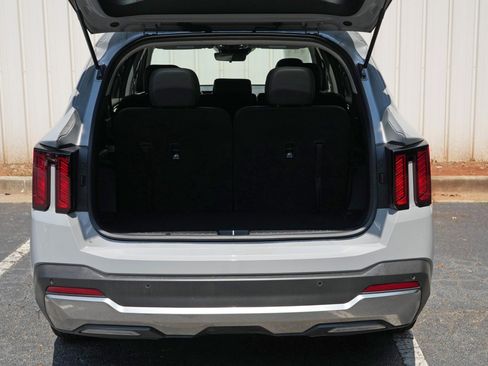 Used 2025 Kia Sorento S w/ Panoramic Sunroof Package FWD image 9