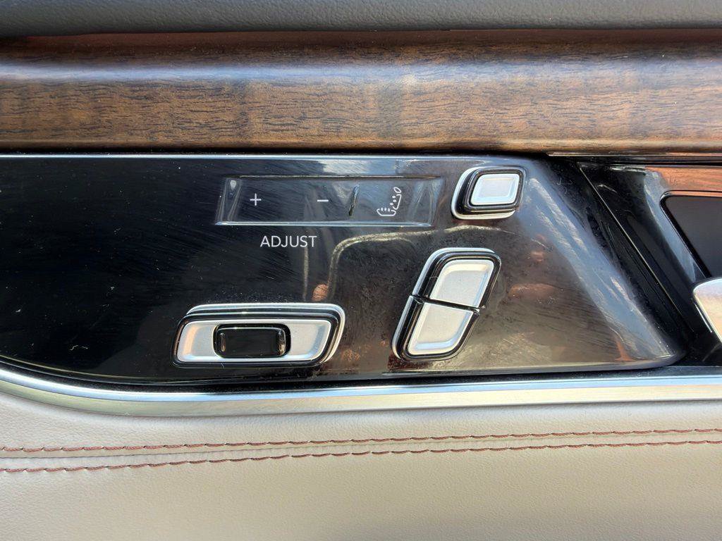 Used 2022 Jeep Grand Wagoneer Series I AWD/4WD image 30