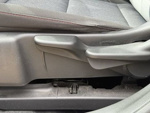 Used 2024 Chevrolet Trax RS w/ Sunroof Package FWD image 27