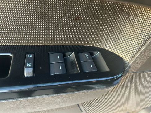 Used 2011 Ford Escape Limited image 10