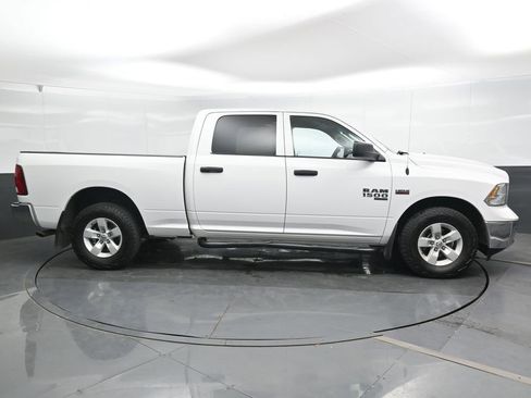 Used 2022 RAM 1500 Classic SLT AWD/4WD image 3