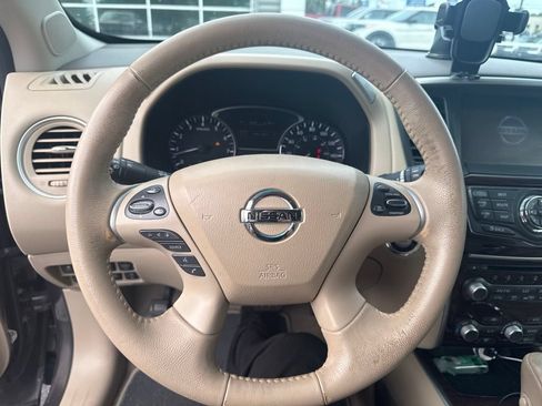 Used 2015 Nissan Pathfinder SL w/ SL Tech Package FWD image 16