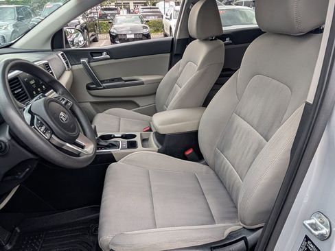 Used 2022 Kia Sportage LX image 10