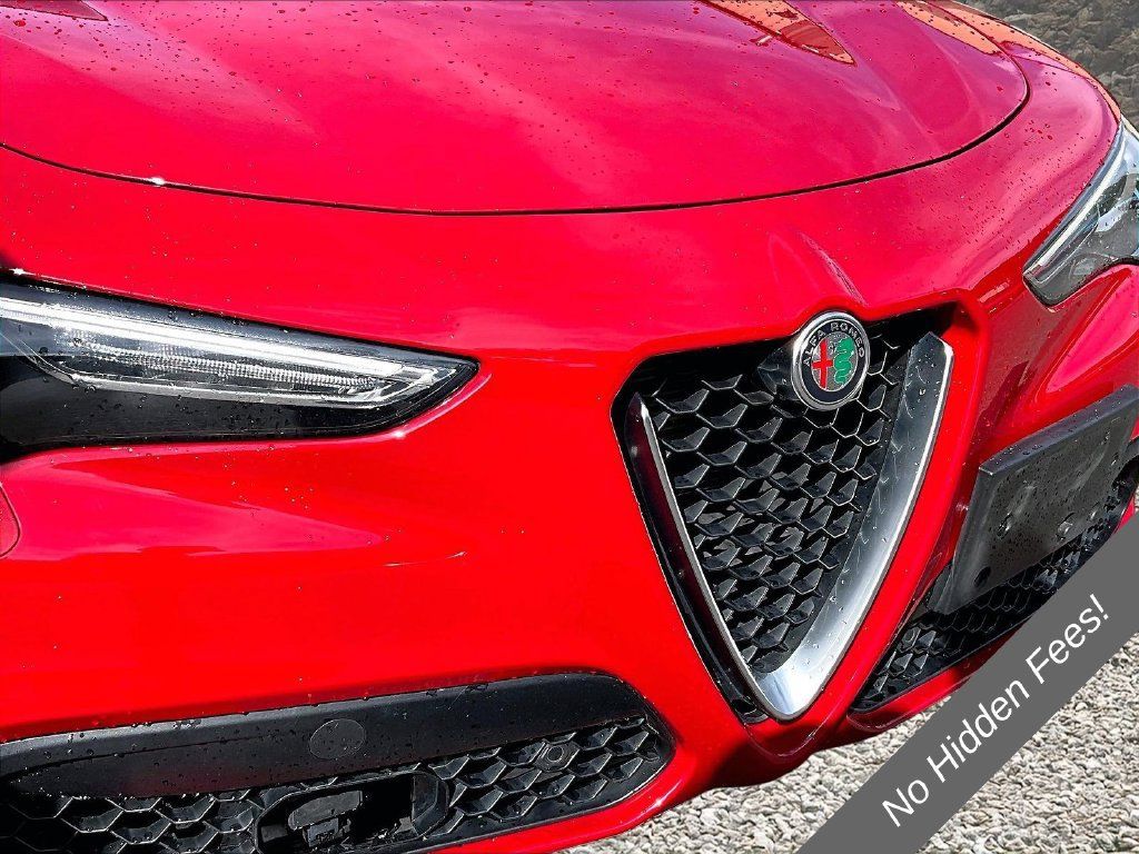 Used 2023 Alfa Romeo Stelvio Ti AWD/4WD image 25