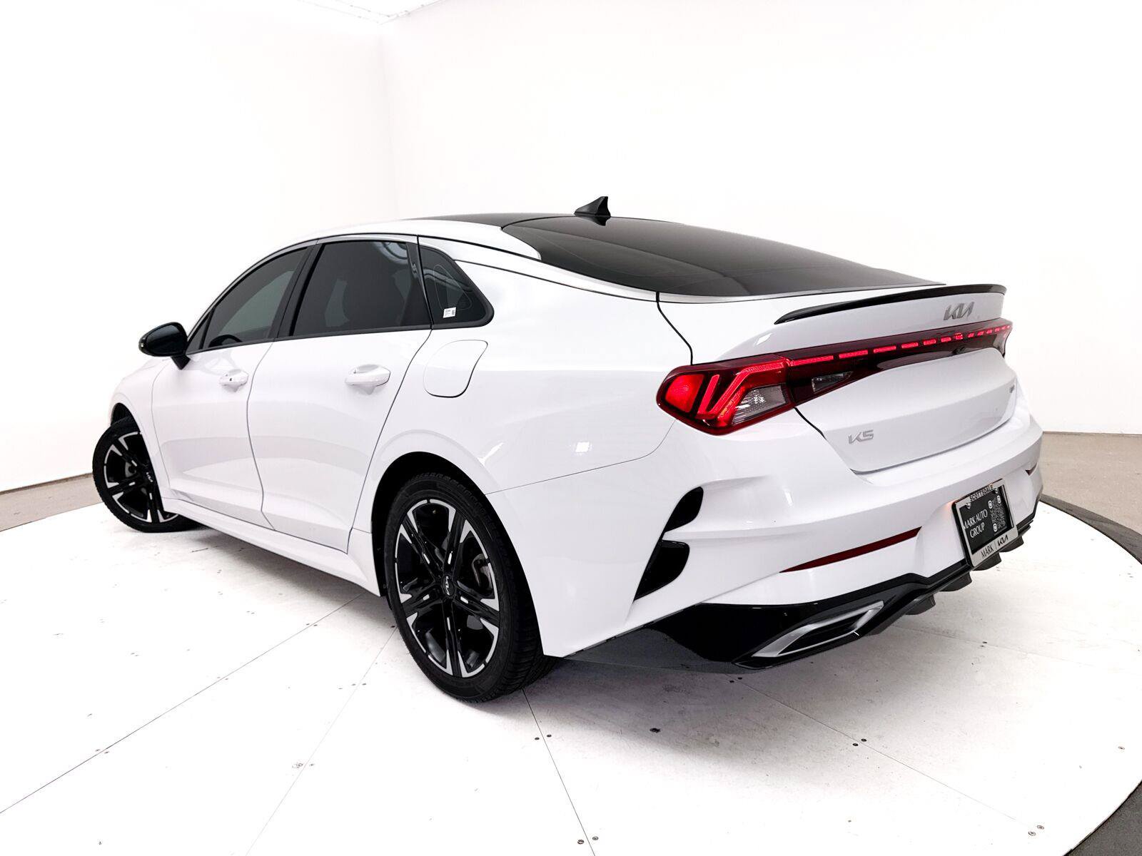 Used 2023 Kia K5 GT-Line AWD/4WD image 2