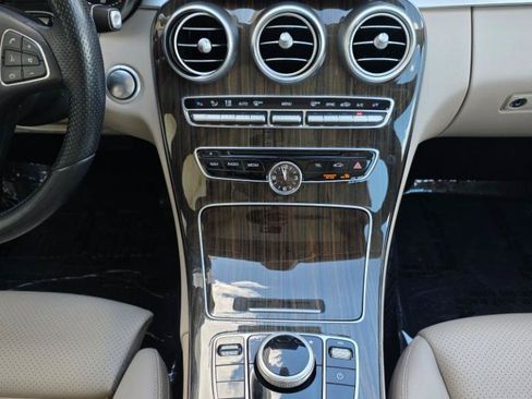 Used 2017 Mercedes-Benz C 300 4MATIC Sedan image 18