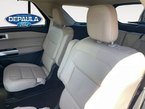 Used 2024 Ford Explorer Limited w/ Limited Technology Package image 17
