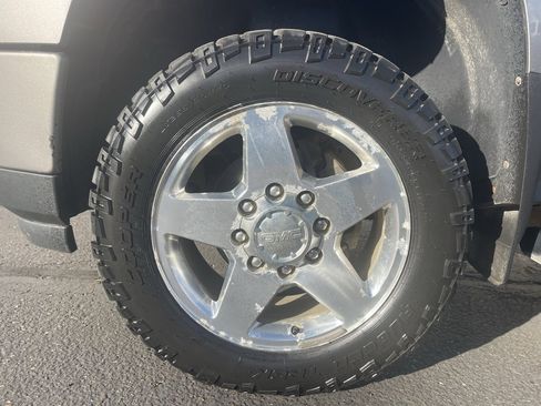 Used 2013 GMC Sierra 2500 Denali w/ Suspension Package, Off-Road image 13