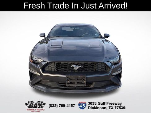 Used 2018 Ford Mustang Coupe RWD image 2