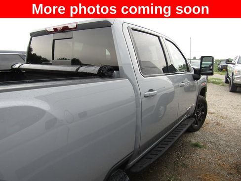 Used 2025 GMC Sierra 2500 AT4 w/ Technology Package AWD/4WD image 6