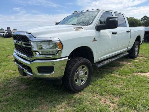 Used 2024 RAM 2500 Tradesman w/ Chrome Appearance Group AWD/4WD image 3