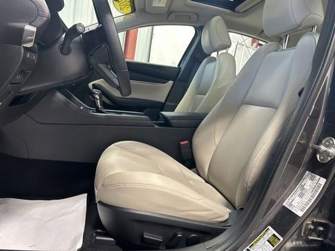 Used 2023 MAZDA MAZDA3 s FWD image 10