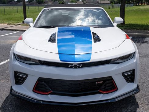Used 2017 Chevrolet Camaro SS RWD image 22