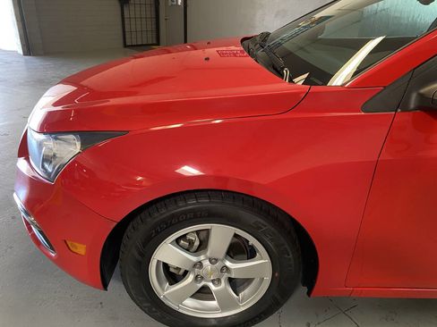 Used 2016 Chevrolet Cruze LT w/ Technology Package image 12