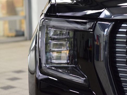 Used 2024 GMC Yukon Denali Ultimate AWD/4WD image 12