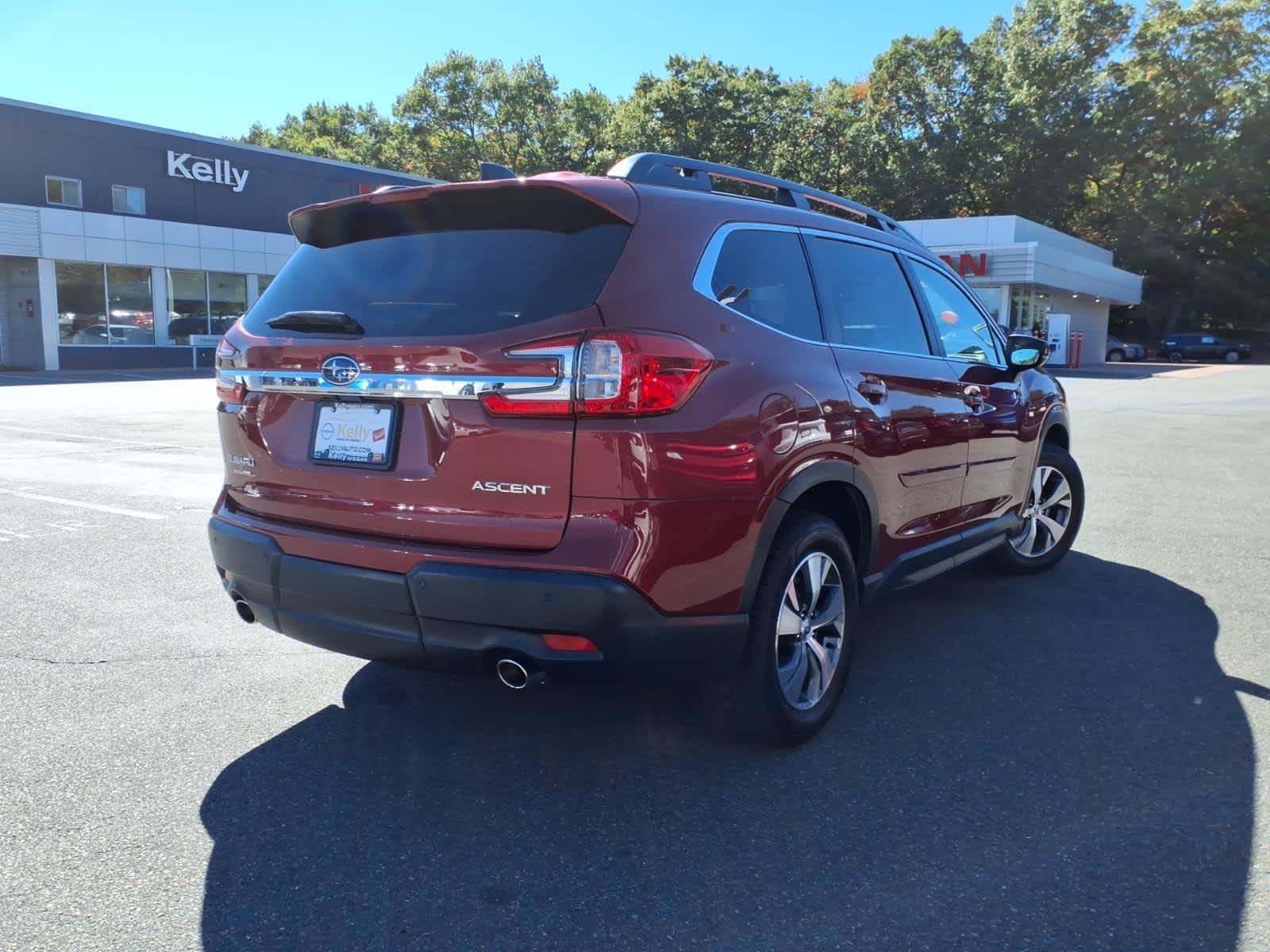 Used 2024 Subaru Ascent Premium w/ Convenience Package AWD/4WD image 5