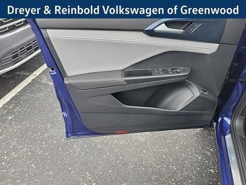 New 2024 Volkswagen Taos SE image 12