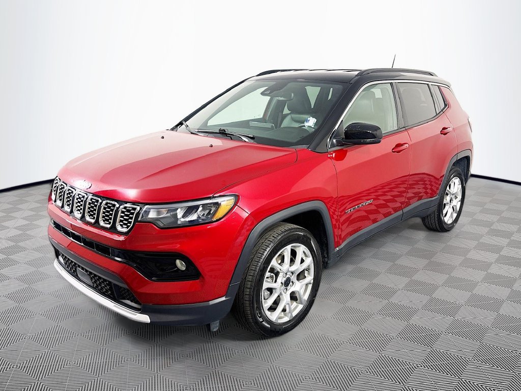 Used 2025 Jeep Compass Limited AWD/4WD image 3