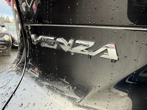 Used 2021 Toyota Venza XLE image 4