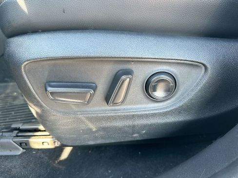 Used 2022 Toyota Highlander Platinum image 8