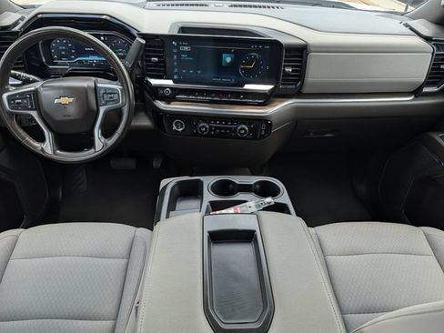 Used 2022 Chevrolet Silverado 1500 LT RWD image 10