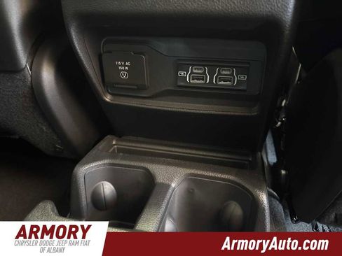 New 2025 Jeep Grand Cherokee L Altitude image 36