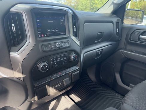 Used 2021 Chevrolet Silverado 1500 Custom w/ Safety Confidence Package image 10
