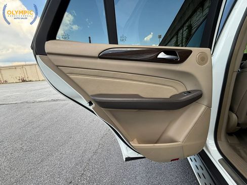 Used 2014 Mercedes-Benz ML 350 2WD w/ Premium 1 Package image 42