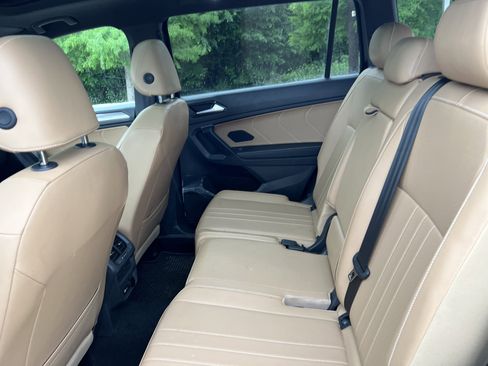 Certified 2024 Volkswagen Tiguan SE w/ Panoramic Sunroof Package FWD image 29
