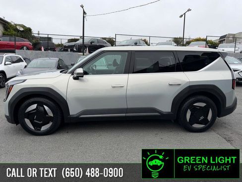 Used 2024 Kia EV9 Light Long Range RWD image 8