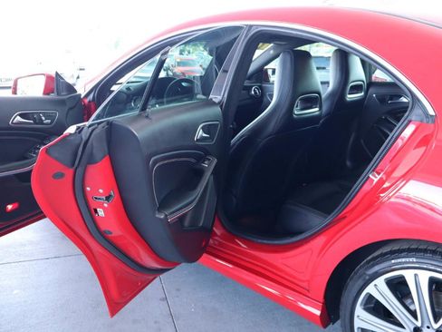 Used 2018 Mercedes-Benz CLA 250 4MATIC image 32