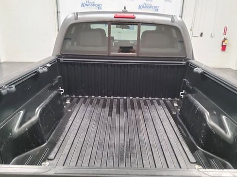 Used 2015 Toyota Tacoma 4x4 Double Cab w/ SR5 Package image 13