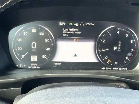 Used 2020 Volvo XC40 T5 R-Design image 22