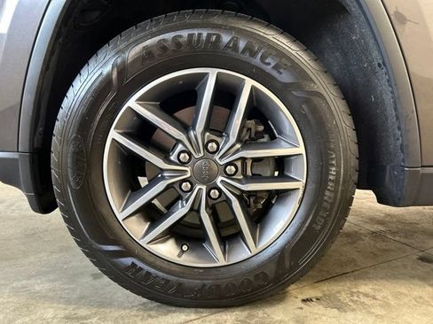 Used 2020 Jeep Grand Cherokee Limited AWD/4WD image 10
