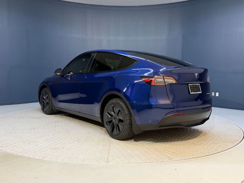 Used 2024 Tesla Model Y Long Range AWD/4WD image 3