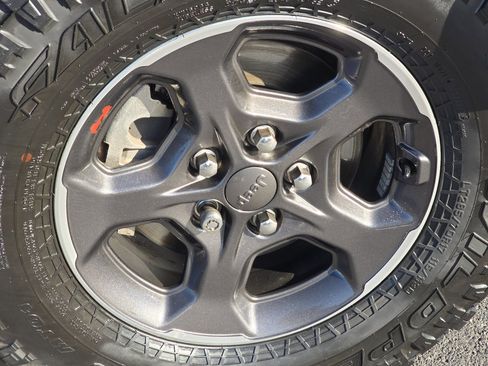 Used 2020 Jeep Gladiator Rubicon image 19