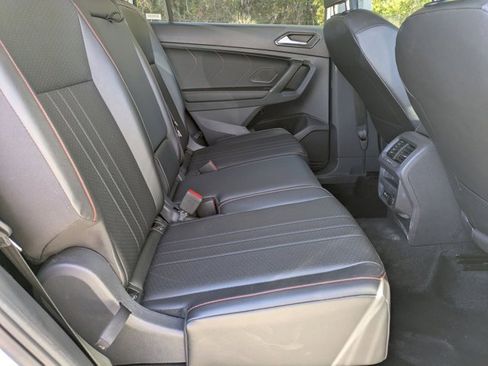 Used 2024 Volkswagen Tiguan SE image 24