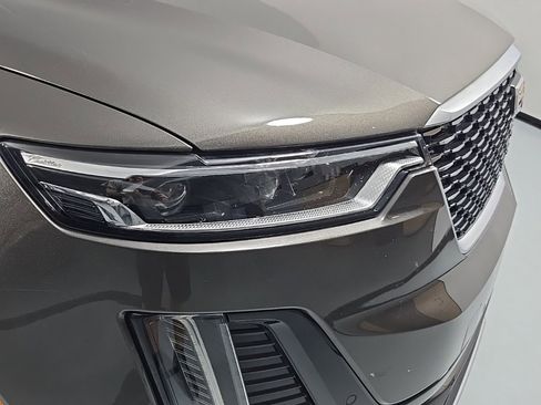 Used 2020 Cadillac XT6 Premium Luxury w/ Platinum Package image 11