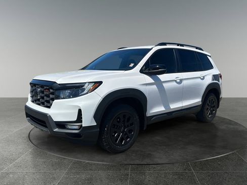 Used 2023 Honda Passport TrailSport image 3