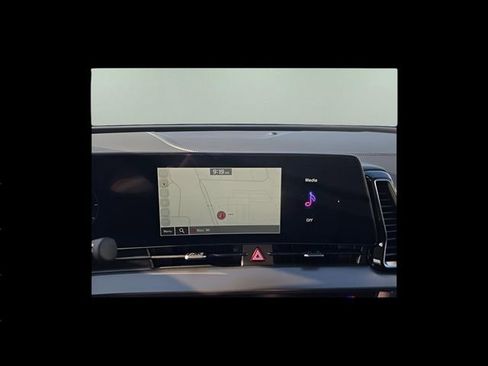 Used 2025 Kia Sportage SX image 17