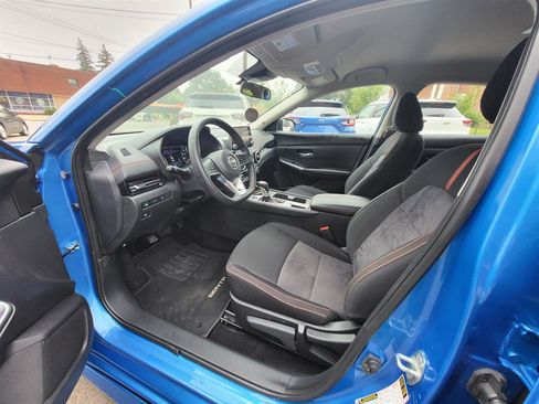 Used 2025 Nissan Sentra SR FWD image 9