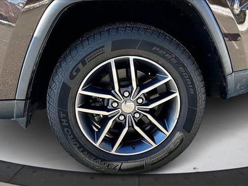 Certified 2017 Jeep Grand Cherokee Limited image 34