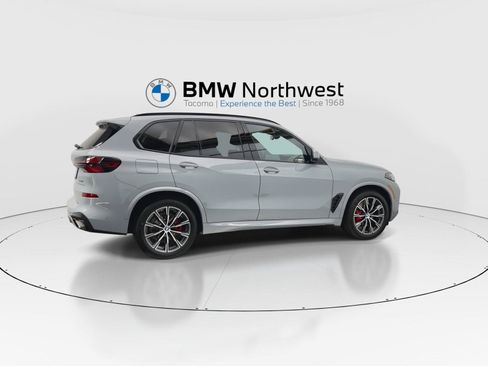 New 2026 BMW X5 xDrive40i w/ M Sport Package AWD/4WD image 4